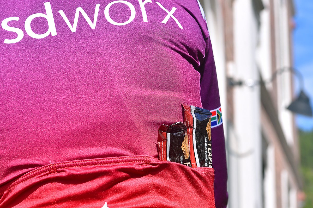 teamsdworx's tweet photo. Almost race time, and we didn't forget to bring some of our essentials! Seems like @ashleighcycling
 could not decide which flavor she had to pick from the range of Born bars and gels. 

#teamsdworx #borntopushlimits #bornagain https://t.co/wXkA4GjGjA