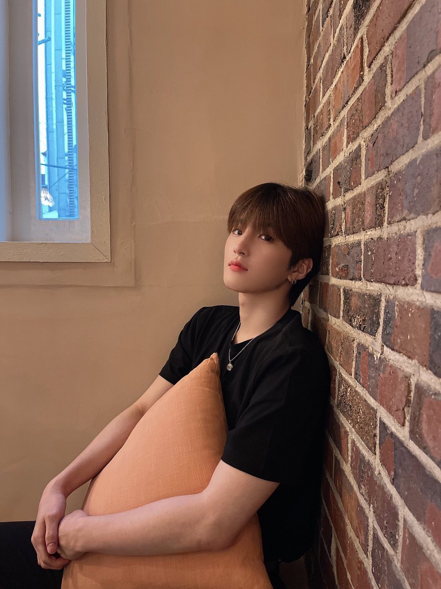 MHyunbinFrance's tweet photo. 🌕| 📸 | TWITTER
Photos du tweet de Hyunbin qui nous demande de venir jouez avec lui.🥰
©️: @RAIN_Ciipher
#MoonHyunbin #HYUNBIN #문현빈 #PRODUCE_X_101 #CIIPHER #CiipherIsComing #CPR #CiipherDebut #Pengbin🐧 https://t.co/VV4J6YoY1u