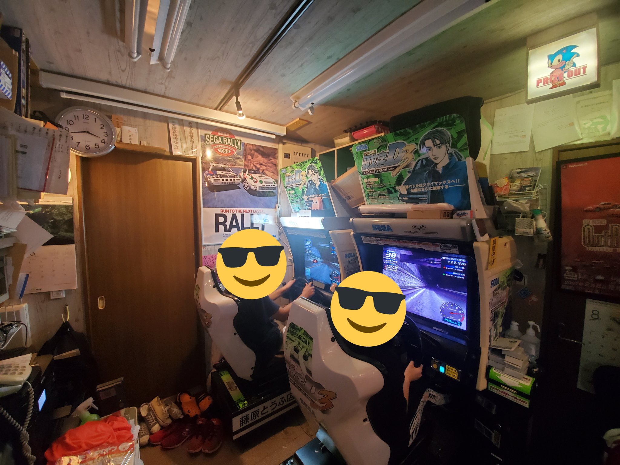とむ 高知 事務所の固定電話に ゲームセンターみたいな電気屋さんですか 今から遊ばせていただけますか とのお電話をいただきました 突撃スタイル 好きですよ ってことで 1組みのカップルさんをおもてなし ミ 今日はエレメカエリアまで全