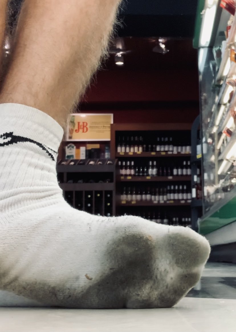 WorldWhiteSocks's tweet photo. Does anyone else go grocery shopping in their white socks? ๐งฆ ๐ฃ (Ohrid, North Macedonia ๐ฒ๐ฐ )
#socksinpublic #puma #pumasocks #crewsocks #sportsocks #whitesocks #sockwalking #dirtysocks #footprints #nosneakers #noshoes https://t.co/gLkZQlaVEG