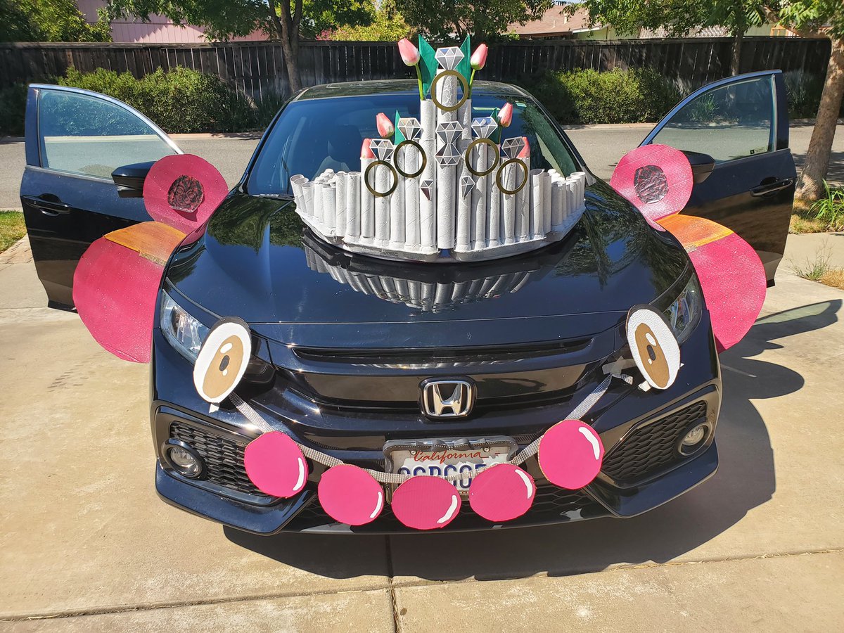 CuriosityOddity's tweet photo. #Item55 #GISH
While you were sleeping, your car broke into the local jewelry store and scored a pair of beautiful giant earrings, a necklace and perhaps even a tiara. You woke up to see it in the driveway fully adorned. https://t.co/3RNsKX8L9a