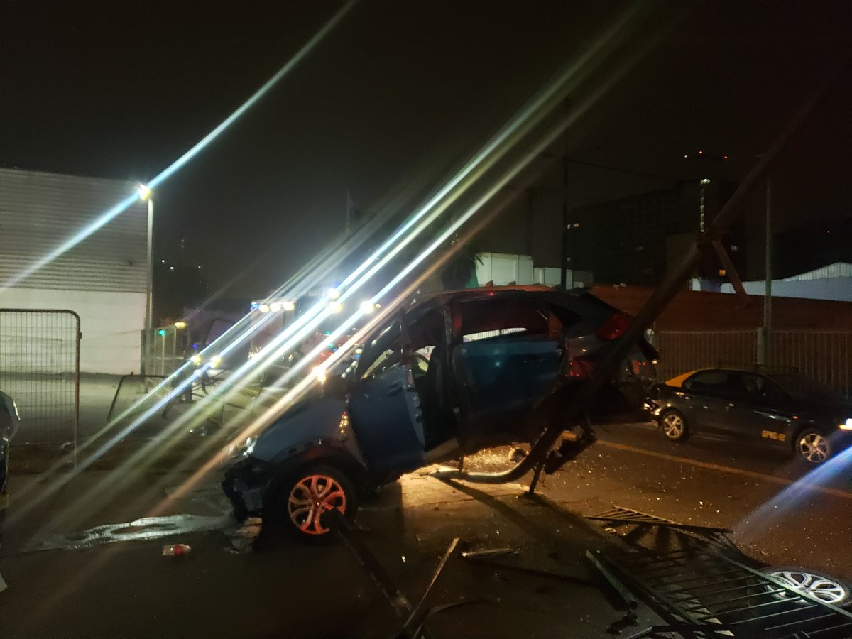 Accidente de tránsito Santa Rosa y Santa Isabel. <a href="/Bomba_Decima/">Bomba España CBS</a> <a href="/septimacbs/">Séptima Compañía CBS</a> <a href="/cbsantiago/">Cuerpo de Bomberos de Santiago</a>