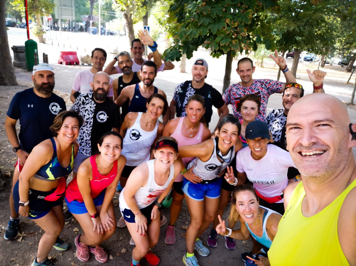 aliciamartinpe's tweet photo. Cuenta atrás para la @RNRmadmaraton 🏃🏼♀️. Hoy han caído 26 km con @club_tigers . Contenta , con buenas sensaciones.
El 26 de septiembre volveremos a recorrer las calles de @MADRID volveremos a emocionarnos y volveremos a sentir #madrid ❤️
#obj26sep #maraton #canciones #siemprede7s https://t.co/R8ydpZSP8e