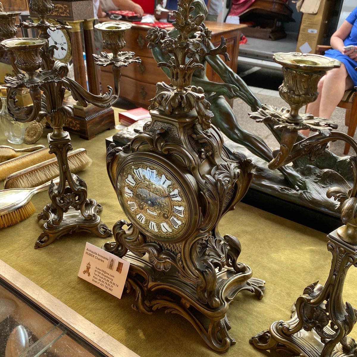 TourismeStLouis's tweet photo. Petit tout à la #brocante de #saintlouis ce matin. #sudalsace #alsace #tourismestlouis @saint_louis_fr #chiner #brocantes #vintage https://t.co/4hg8Jq65Ws