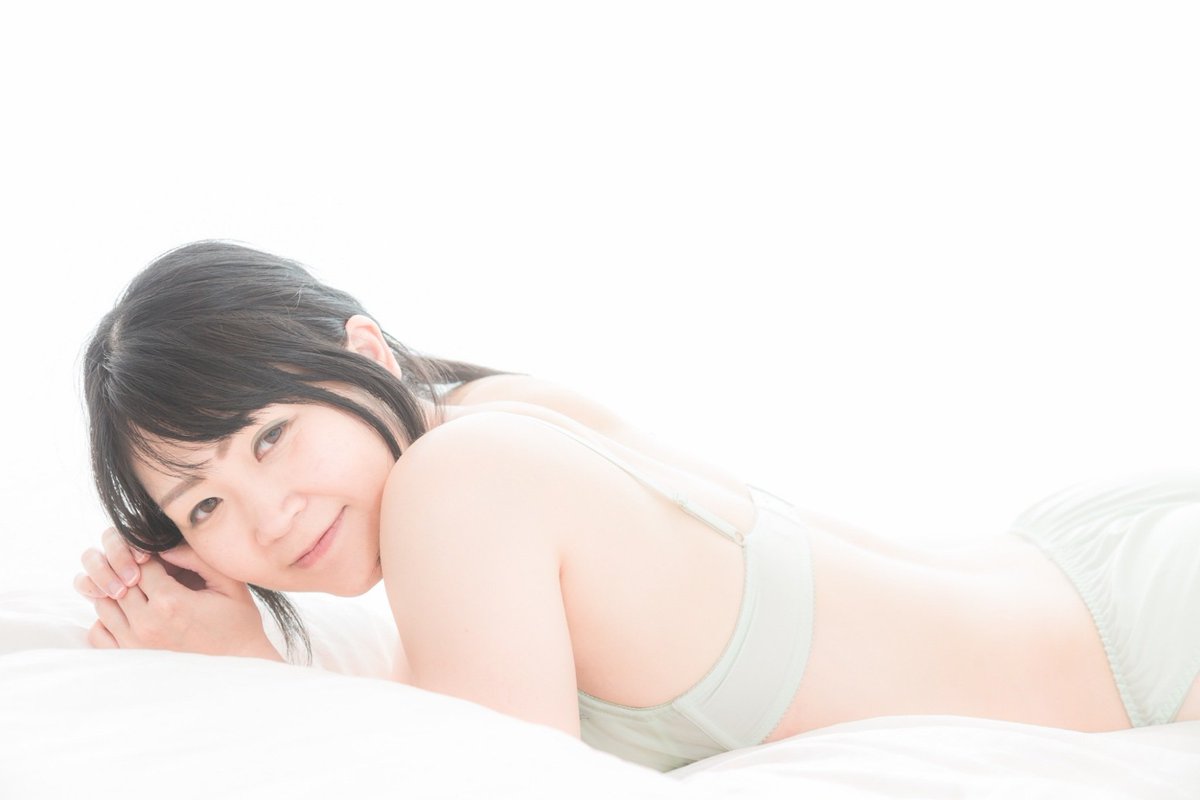 yuria_minaboshi's tweet photo. お盆休みもあっという間に終わりですね💦

ほとんど雨☔で家に籠ってましたが…💦(笑)

皆さんいつもありがとうございます😆💕✨
また頑張らないとね～💕p(^^)q

新幹線乗ってどっか行きたいな…☺️💕

#フェチ撮影
#コスプレ撮影
#カメラマンさんと繫がりたい
#関西
#大阪
#奈良
#京都 https://t.co/fGbcN3gFi1