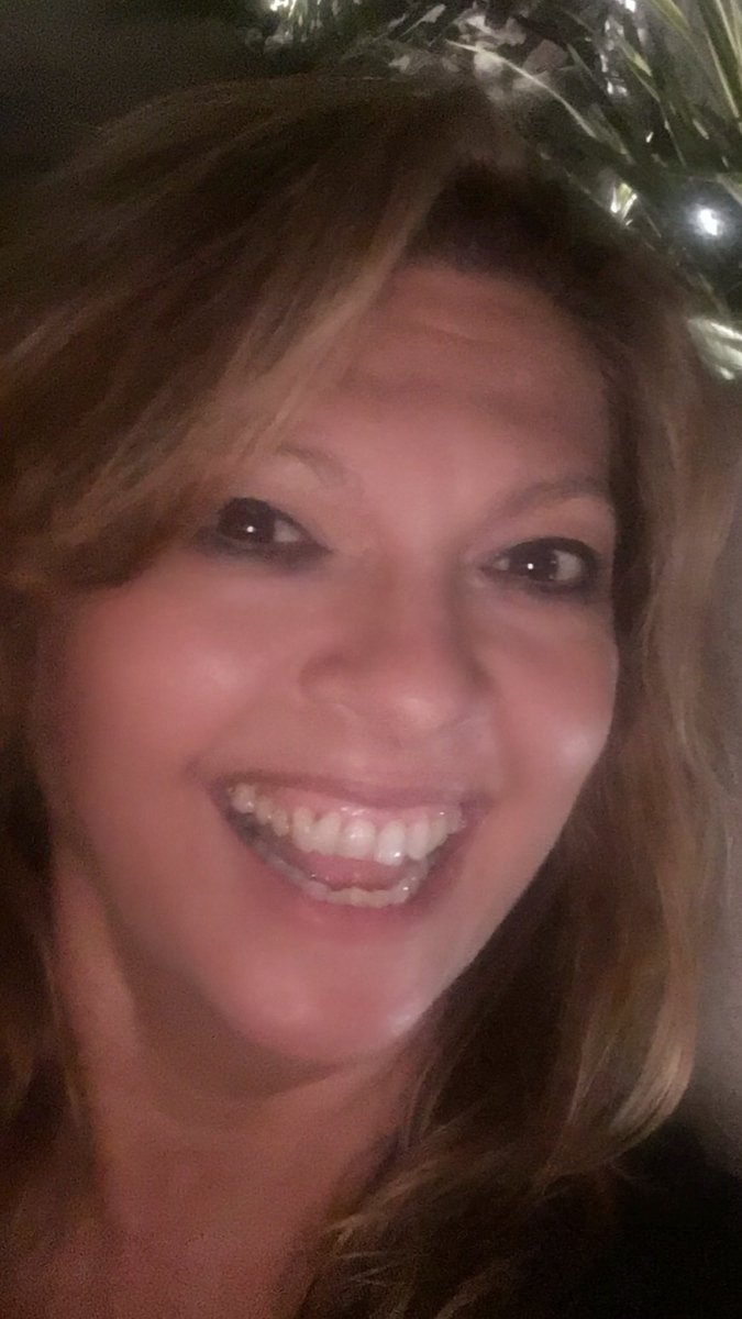 Να είσαι Άνθρωπος  κ να σκορπίζεις ,να μοιράζεις ,να μοσχοβολάς “Ανθρωπιά.”!🌷Χρόνια πολλά !🌷
Καλή Παναγιά !🌷