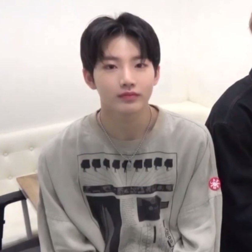 저화질의 준규 tweet media