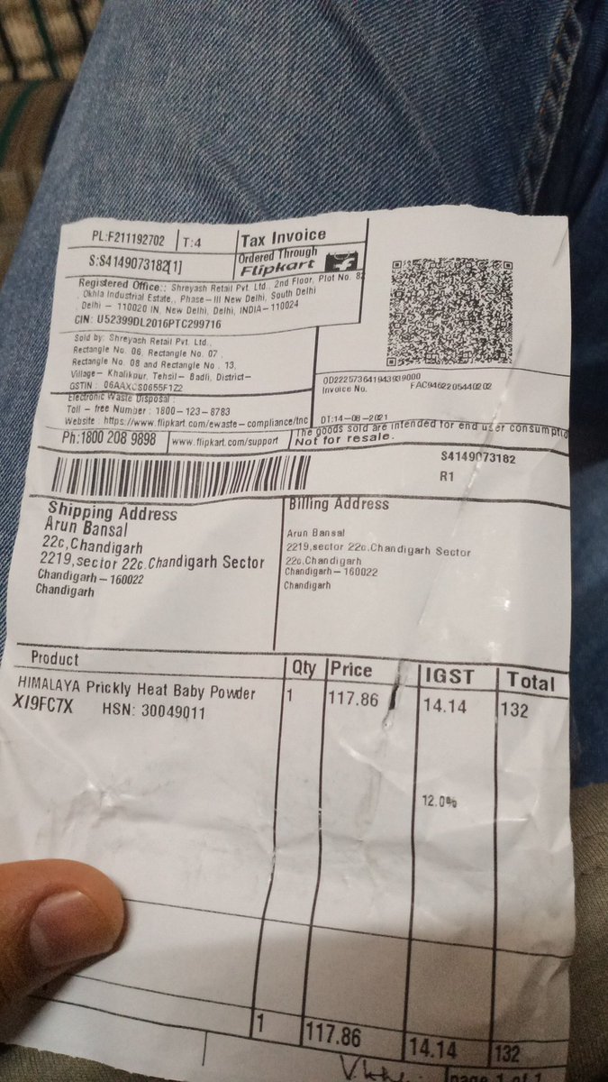 Alwaysbansal's tweet photo. @flipkartsupport I have ordered a baby powder from flipkart.Flipkart sent an expired product and also charged me more than MRP.when reached Custcare,thay have raised a return request but there is no apology or apology amount. Can someone help me in this or i reach consumer court https://t.co/5uKkDfR8Jw