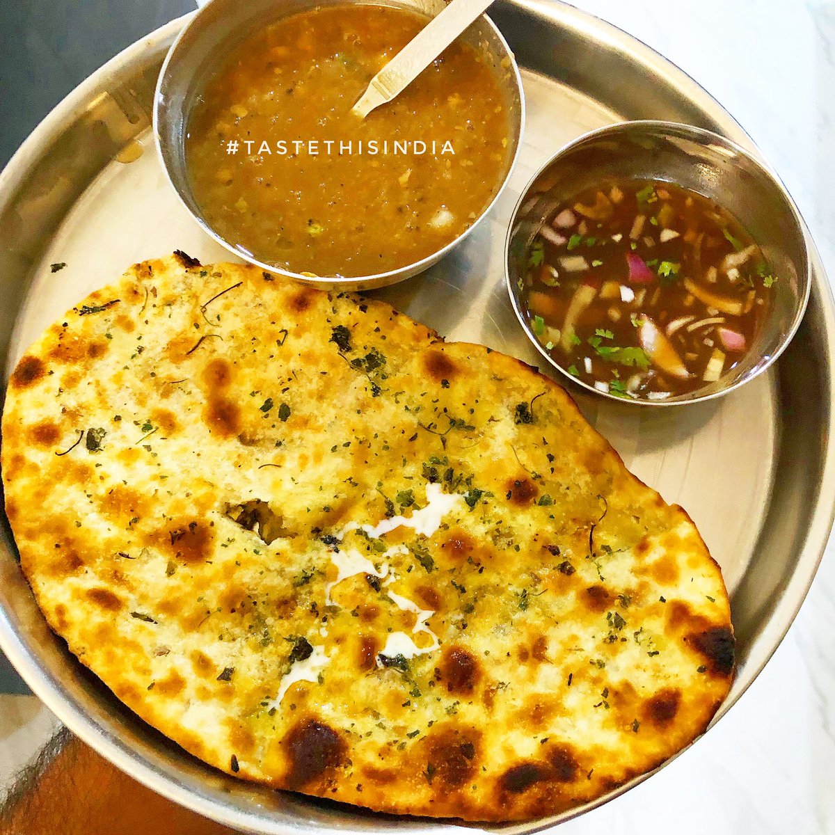 tastethisindia's tweet photo. Tandoori aloo naan and chole

#naan #tandoorinaan #food #foodie #indianfood #indianfoodbuff #aloonaan #tastethisindia # https://t.co/LykaDlnw1Z