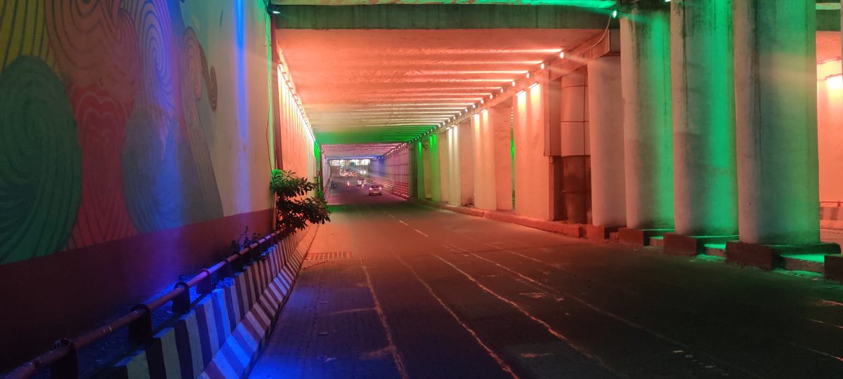 Vineet_Koushal's tweet photo. स्वतन्त्रता दिवस पर तिरंगे से सजा हुआ| #Noida https://t.co/qLQ7ksGNgF