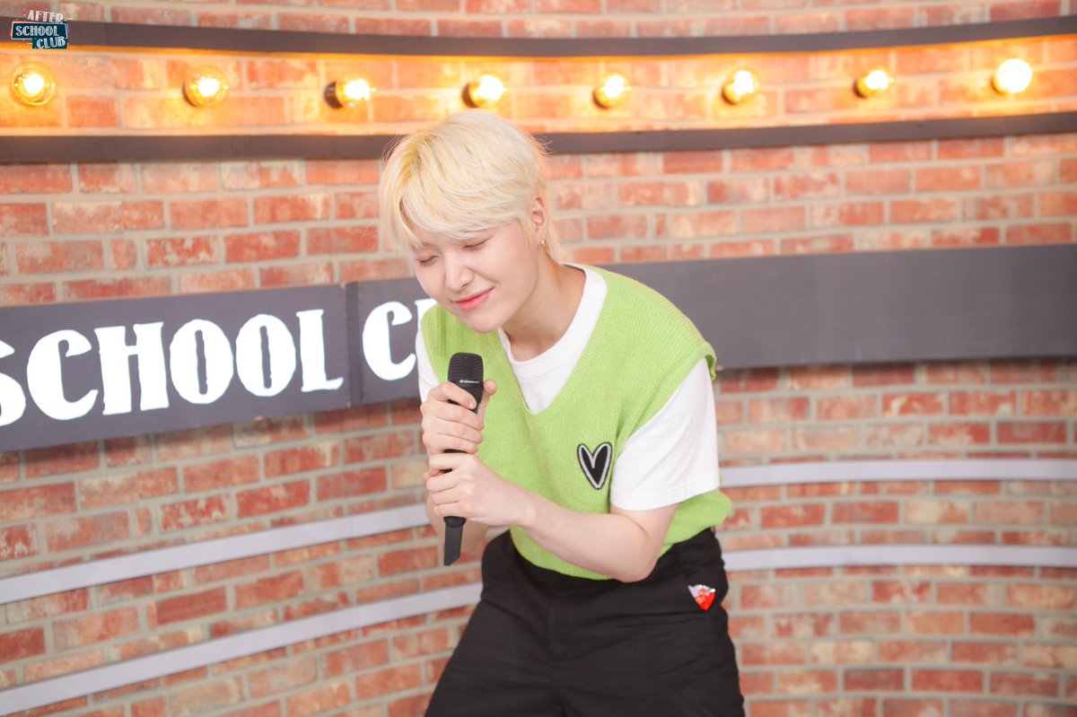 arirang_ASC's tweet photo. [🎂🧸]

┌──────────┐
│⌕ JAEYUN
└──────────┘
연관 검색어
↳ 천재바닐라곰도리
↳ 명MC재윤씨
↳ 에엣씨의 자랑
↳ 천년만년 에엣씨와 함께해
____________________
  ㅣ  ¹     ·   ²    ㅡ³    ⌫
ㄱㅋ ⁴ ㄴㄹ⁵  ㄷㅌ⁶     ↲
ㅂㅍ ⁷  ㅅㅎ⁸   ㅈㅊ⁹     ?! ,. https://t.co/9KBqUUMr3P