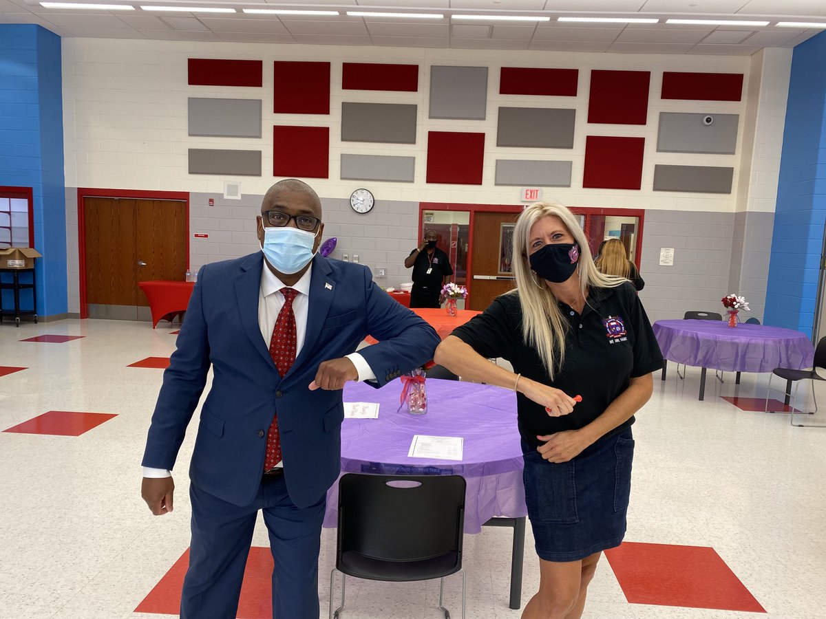 DRCLEVYC's tweet photo. ⁦@crest_5⁩ ⁦@DrKSpells⁩ Ms. Jones and Superintendent Spells at Institute Day 2021. https://t.co/rtzpPFuKUi