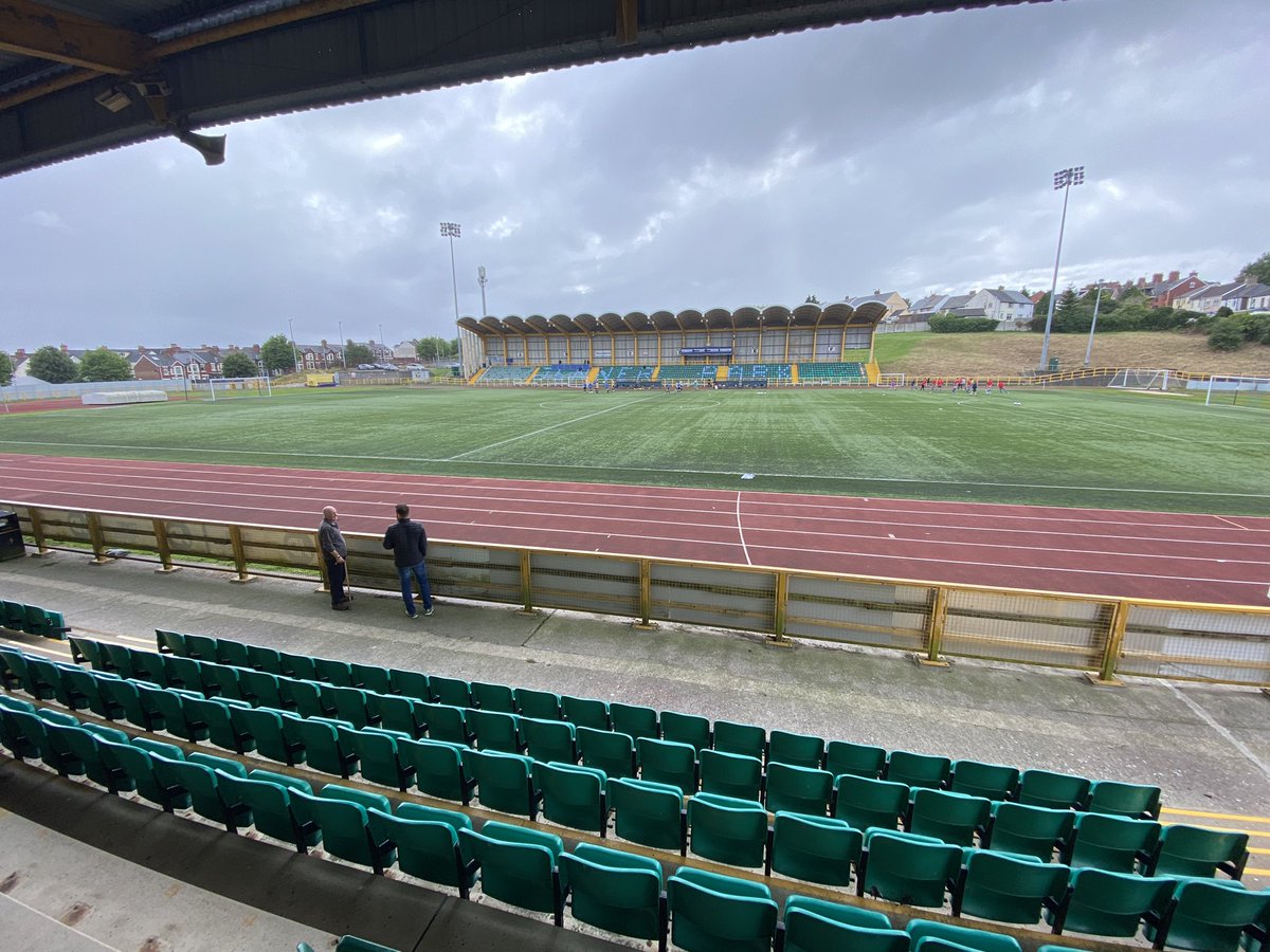 Marc Griffiths (@djmarcgriffiths) on Twitter photo Newydd gyraedd Parc Jenner yn barod ar gyfer <a href="/BarryTownUnited/">Barry Town United</a> v <a href="/CarmarthenAFC/">Carmarthen Town AFC π΄σ §σ ’σ ·σ ¬σ ³σ Ώ</a>
<a href="/Tomosbg/">Tomos Griffiths</a> #Henaur #Oldgold β½οΈβ½οΈ Newydd gyraedd Parc Jenner yn barod ar gyfer <a href="/BarryTownUnited/">Barry Town United</a> v <a href="/CarmarthenAFC/">Carmarthen Town AFC π΄σ §σ ’σ ·σ ¬σ ³σ Ώ</a>
<a href="/Tomosbg/">Tomos Griffiths</a> #Henaur #Oldgold β½οΈβ½οΈ