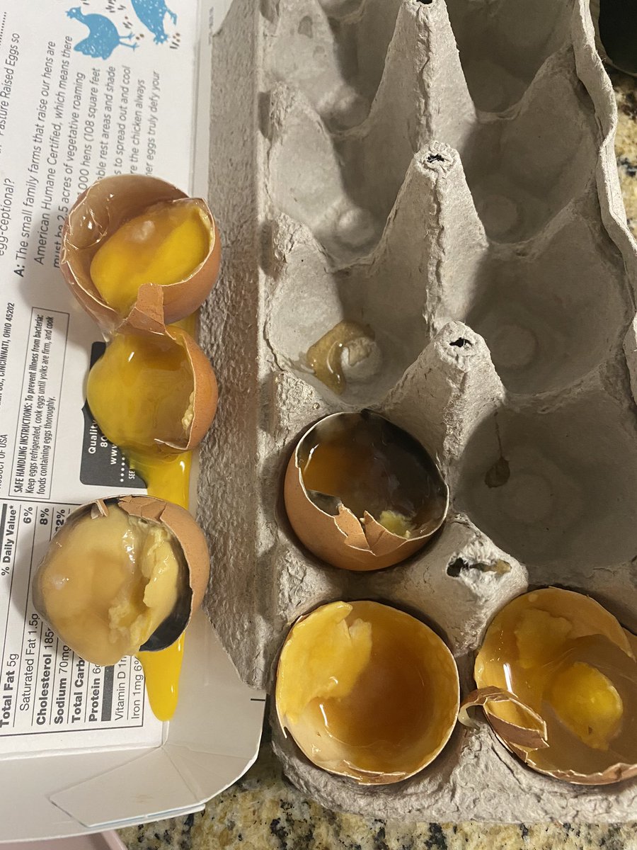 Issime's tweet photo. Another @kroger fuck up. This was also on me, but last week I bought eggs and didn’t check the sell by date. Sell by date was 4/1/2020!!!!! Disgusting. https://t.co/P9d5rFvfsr