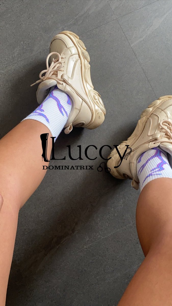 Dominatrixluccy's tweet photo. Boa tarde #maringa cadê os #podolatras #sissy ??
#bdsm #maringay #feet #footjob https://t.co/WO2H8rASZL
