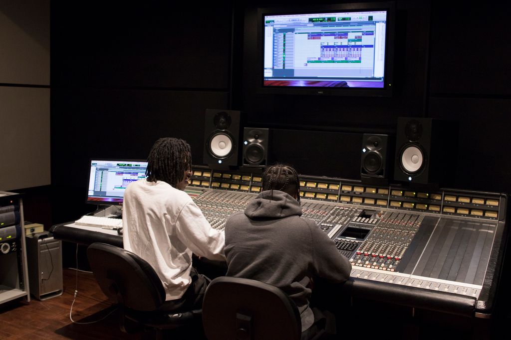 metalworksARTS's tweet photo. Considering a career in entertainment? Metalworks Institute's #DiplomaPrograms & #DegreePathways are designed for those who wish to understand the complexities of the entertainment industry & build a successful career on a solid knowledge base.
Apply➡️ https://t.co/PziAtEMkab https://t.co/xA8shcyLrI