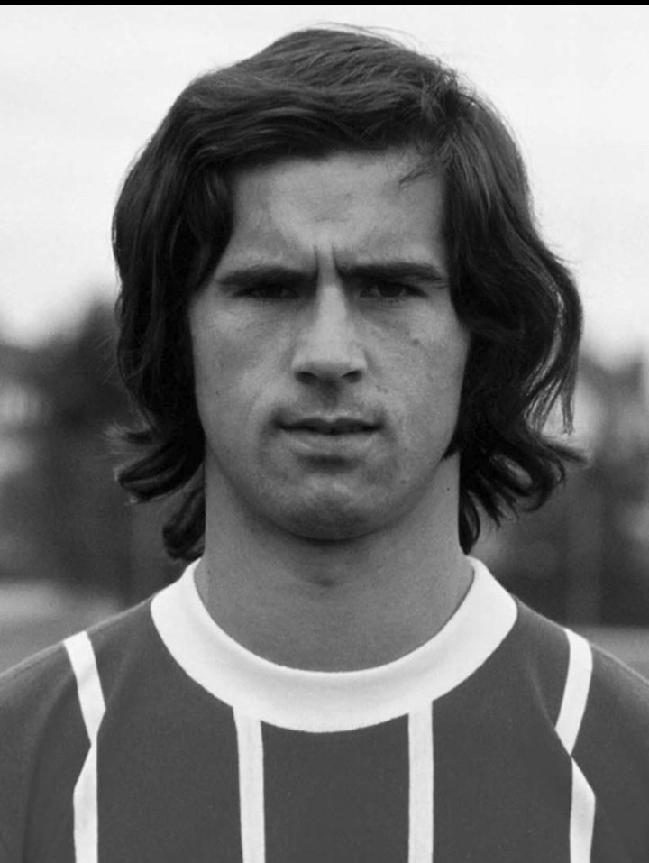 iMiaSanMia's tweet image. Bayern legend Gerd Müller has sadly passed away this morning at the age of 75. Rest in peace