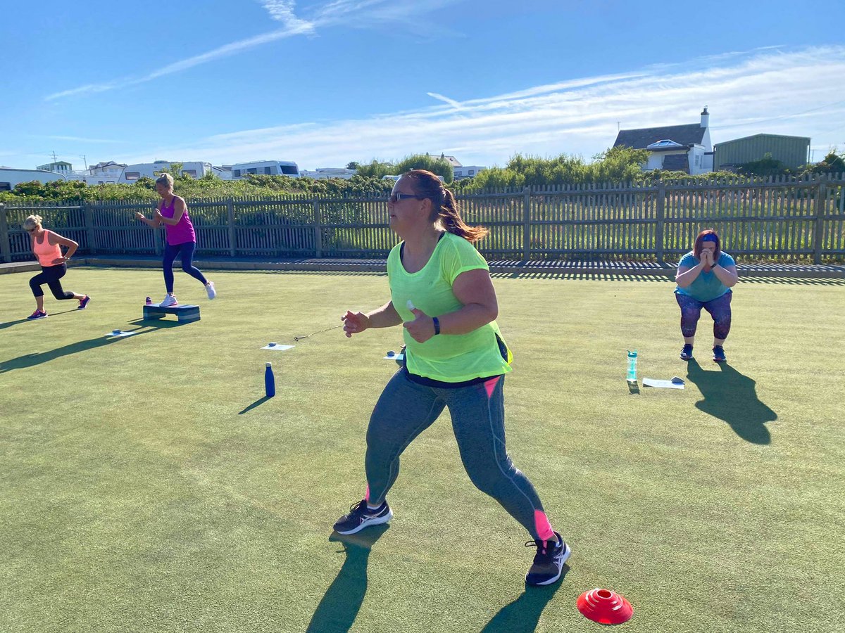 Pt1Body's tweet photo. Having lots of fun in the sun with the Outdoor Fitness Class this summer #functionalfitness #groupfitness #cardiovasculartraining #strength #stability #personaltrainer #personaltraining #rhosneigr #anglesey https://t.co/tcQYFKZ18k