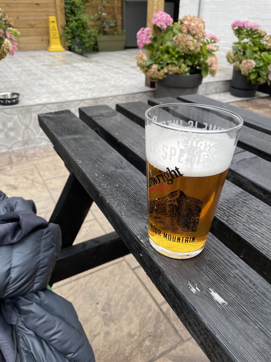 rallystar944t's tweet photo. Long overdue walk to local farm shop for some produce that actually smells & tastes like it should & now some rehydration before the rain arrives. Then home to make boiled eggs (local farm) & asparagus for lunch. #propersunday https://t.co/BLEm5C78Tj