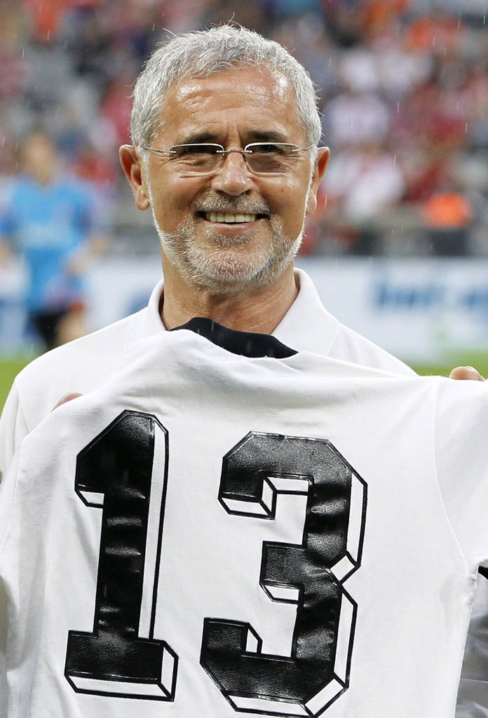 ActuFoot_'s tweet image. Gerd Müller est décédé tôt ce matin à l’âge de 75 ans. 🕊🥀