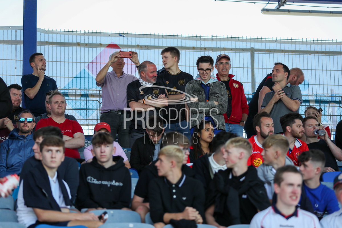 amomentinsport's tweet photo. Excellent support yesterday from the @crewealexfc fans which was a long day and a long journey #CreweAlex @STODDMASTER @philpaddy @cardy_4 @AdyMcGarry4 @ThePeterMorse https://t.co/UrbHQckSUx