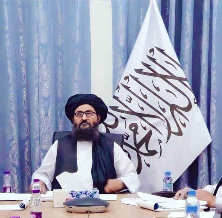 Safeeriqb's tweet photo. رب کی نصرت وہی سب فرشتے وہی 
اہل ایمان کو رب کے وعدے وہی...! 

جن کے ہاتھوں میں ہی نبضِ دوراں رہی 
رب کے غاذی پراسرار بندے وہی 

چال ِکافر ہلا دے پہاڑوں کو بھی 
زور ایماں مگر اس کے آگے.... وہی! 

بس اسی کے کرم سے ہے ہر اک فتح 
کہ بدلتا ہے ہر اک کے نقشے وہی 
#رنگِ_سفیر 
#طالبان https://t.co/2PDiANeZND