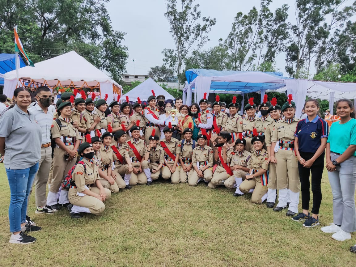 dograPari29's tweet photo. Happy Independence Day!🍁🍁
@InduChib 
@RanjanMahajan6
@HQ_DG_NCC
 @NCC_Dte_Delhi 
@KamalDe82809088 
# gcw udhampur 
Today I breathe the air of freedom because of the efforts of our great freedom fighters.❤️ https://t.co/LFv2GSpVS2