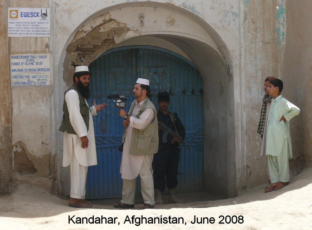 2008 downtown Kandahar, Afghanistan - I'm dressed in local Pashtun clothing (as accurate as possible) and about to enter the gates of Kandahar High School to film a segment for Canadian documentary film OUTSIDE THE WIRE (Scott Taylor/David Pugliese)

@davidpugliese @edc_magazine https://t.co/6JcPmLaBsU