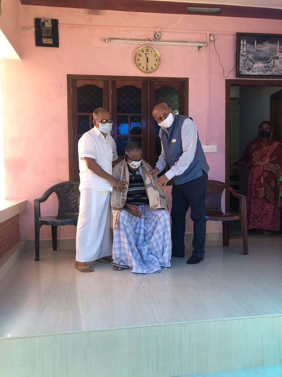 om prakash mishra (@mishraom) on Twitter photo #IndependenceDay #AzadiKaAmritMahotsav The UT Administration of Lakshadweep follows tradition of officers going to houses of senior citizens & honoring them with shawl and cash , in all islands. On every Independence Day . A very touching gesture . <a href="/prafulkpatel/">Praful K Patel</a> #IndependenceDay #AzadiKaAmritMahotsav The UT Administration of Lakshadweep follows tradition of officers going to houses of senior citizens & honoring them with shawl and cash , in all islands. On every Independence Day . A very touching gesture . <a href="/prafulkpatel/">Praful K Patel</a>