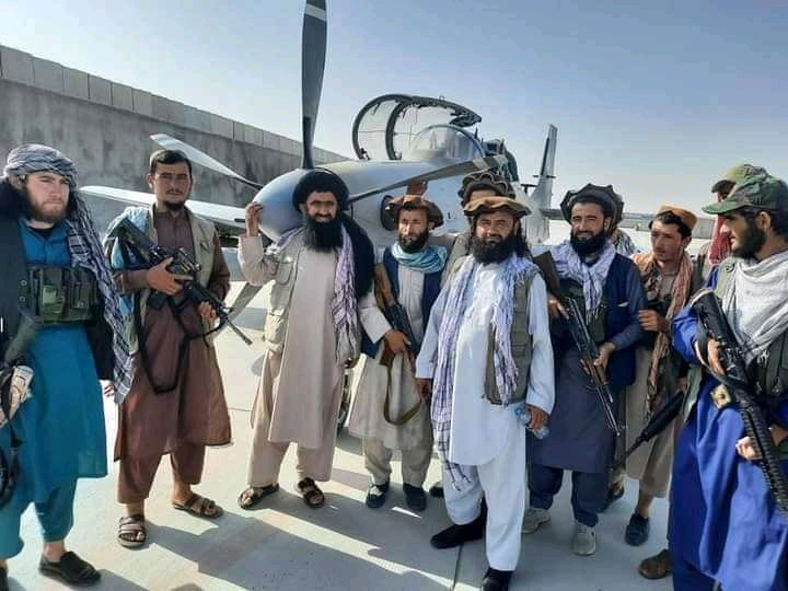 BabakTaghvaee's tweet photo. #BREAKING: #Taliban has now some of the A-29B Super Tucano light attack aircraft &amp; MD-530F attack helicopters of #Afghan National Air Force in Mazari-i-Sharif! Last night, #USAF was stopped from bombing the assets of #Afghanistan National Air Force captured by Taliban! https://t.co/PeM0vsAW8O