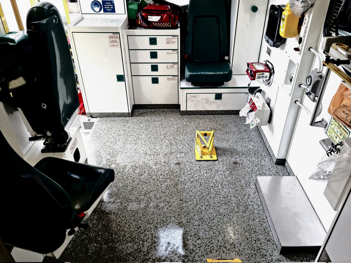 oliverevans79's tweet photo. It's time for 541 to get it's COVID clean on this drizzly Sunday, which means only one thing..... A need for covid cleaning music. #RockingOutAtWork
#DoTheCovidCleanChaCha
#IPC
@NEAmbulance @HelenRay_CEO @Legodanso @AACE_org https://t.co/a6pLjwfVL7