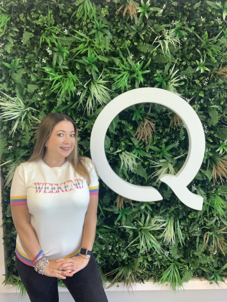 LornaTweet's tweet photo. Got that #weekend feeling! @qvcuk #workingwithQVC #QVCalwayswithyou #tvpresenter #tvlife https://t.co/m2uct85Sdm
