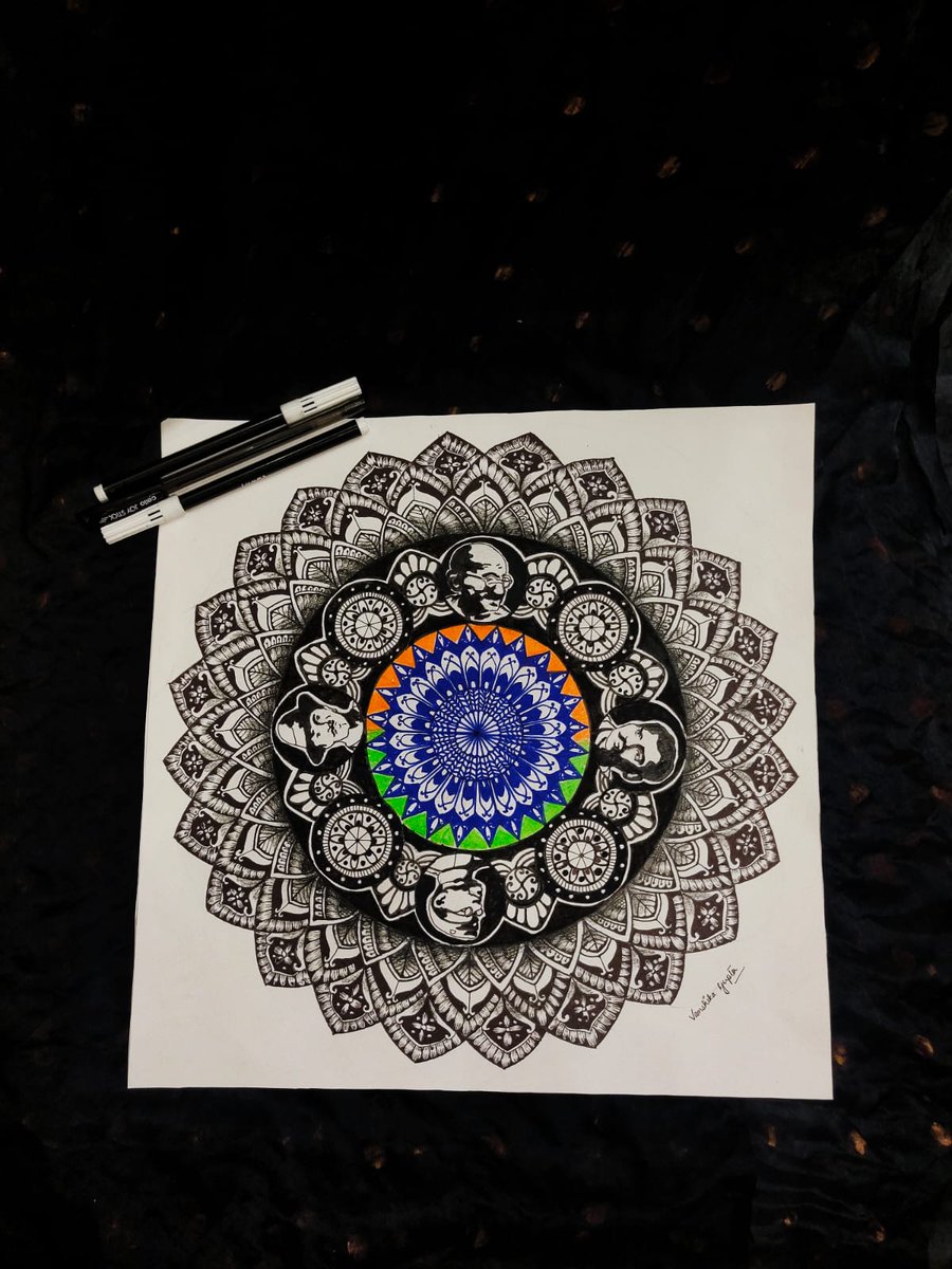 oneshoe_8's tweet photo. Tried my hands on mandala for the first time, drew this for a competition today. Happy Independence day 🇮🇳 https://t.co/Js1lJa2hxR
