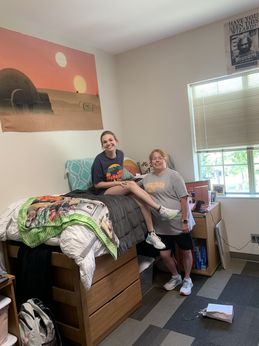 brittanybdroste's tweet photo. i’m a big kid now 🧡#utk25 #utkcsw https://t.co/EZ4KODZW1H