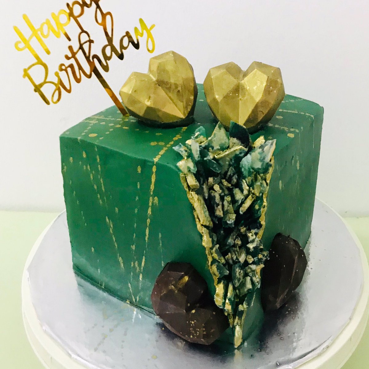 G_bakes_'s tweet photo. Woodlands Durban, cakes from R550, 0834869578 #G_bakes #squarecake #twotiercake #birthdaycakes https://t.co/oL3nOK5zEU