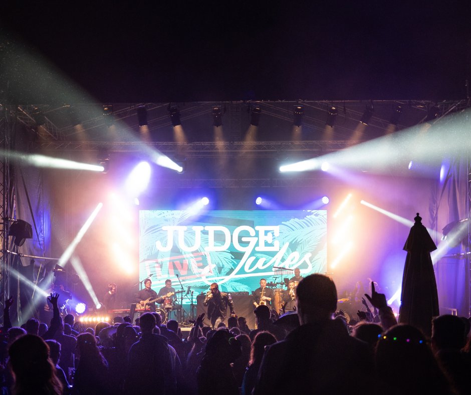 SavingEvents's tweet image. The @RealJudgeJules  LIVE event was insane! 

We were so excited about this show and so was everyone else too! Our founder Rebecca even met the man himself.

Setting up this show was one of our favourites, and #JudgeJules was amazing, supported by the talented Girls That Mix. 🎷