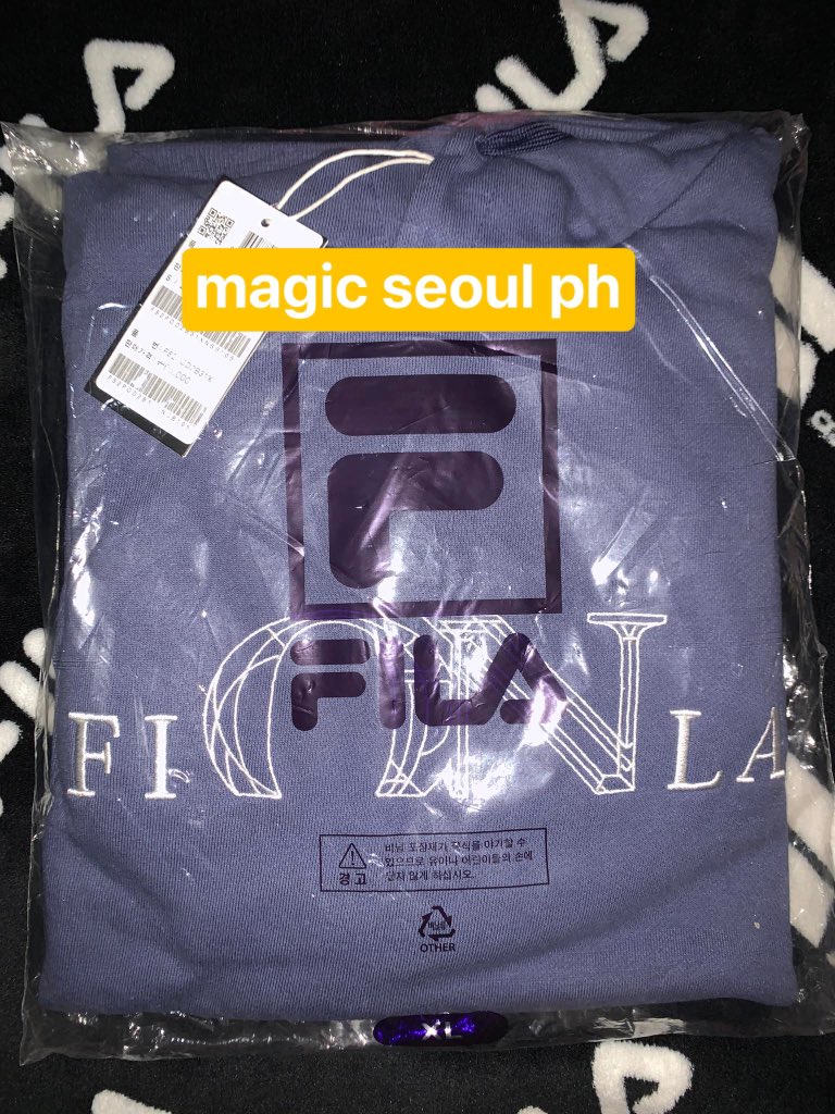 MagicSeoulPH's tweet photo. #MagicSeoul_Onhand 

🪄 BTS x FILA ON Hoodie Shadow Blue worn by V (XL)
💸3,800php 

📌PAYO
📌Comment “Mine” to claim

wts lfb ph onhand https://t.co/EHUwL93Ehf
