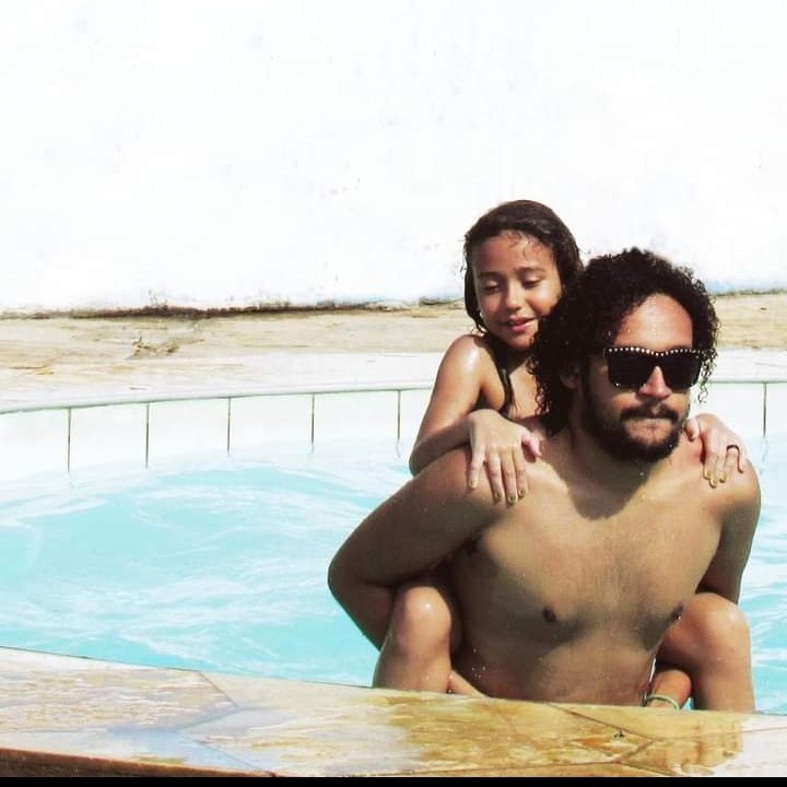 fiajeans's tweet photo. Hoje é comemorado o #GuncleDay, um dia pra celebrar os tios/tias LGBTQIA+ e vou deixar essas fotinhas aqui do melhor papel que eu tenho a honra de exercer por todos os dias da minha vida, o de tio da Maria, mi vida, mi amor.
Bom domingo pra vocês ❤ https://t.co/pTHGpOHsNd