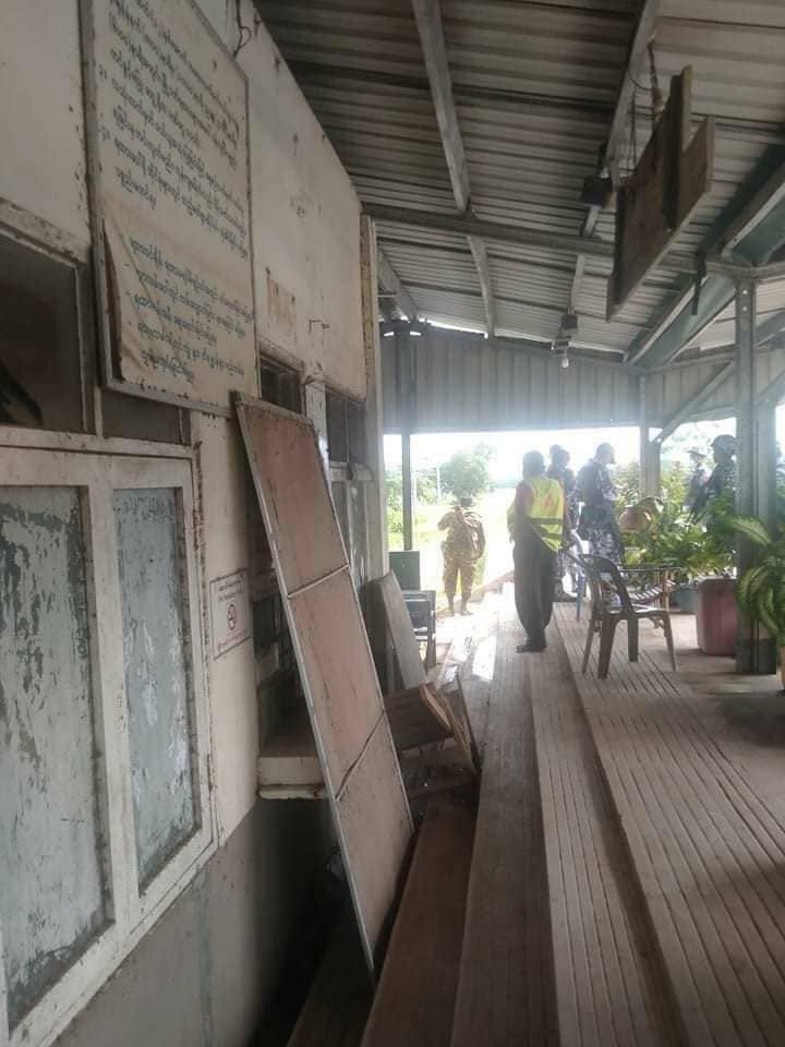 Military terrorists troops in reinforcements were seen stationing at most railway stations in some tsps of Yangon today. #AcceptNUG_RejectMilitary #WhatsHappeningInMyanmar #Aug15Coup