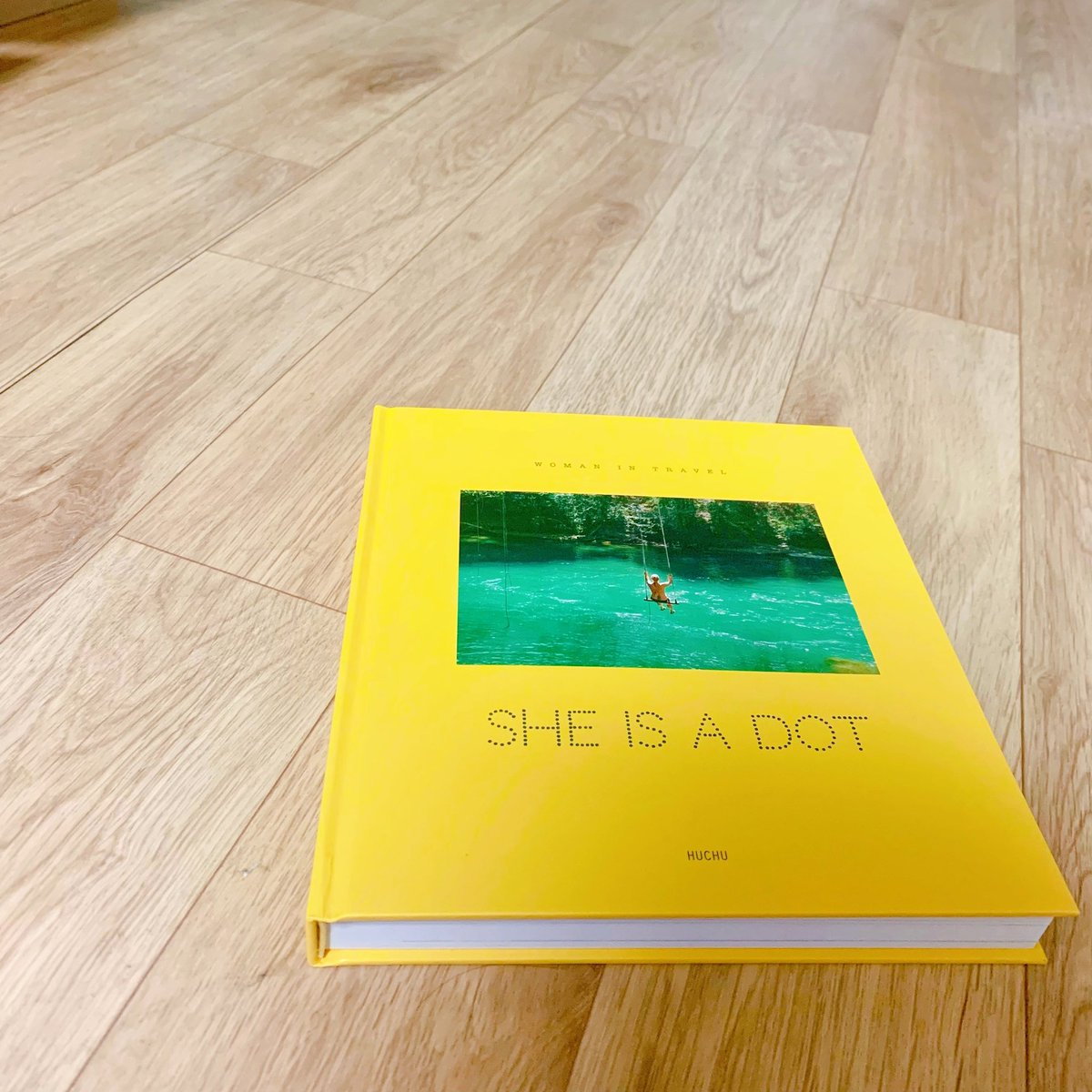 “뒷모습을 봐줘. 진심은 앞보다 뒤에 남으니까.” 

―임트리, 『SHE IS A DOT』(HUCHU, 2021) 中에서 

20210815