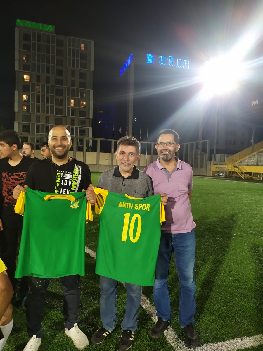 KulubuAk's tweet photo. Akın Spor Kulübü Olarak, Bağcılar Belediyesi Başkanı Sayın Lokman Çağrıcı bey olmak üzere Özelde her konuda bize İmkanlar sağlayan Bağcılar Belediyesi sportif işler Başkanı Sayın Mehmet Sirkeci'ye Teşekkürlerimizi Sunuyoruz. @RTErdogan @LokmanCagirici @rustemtuysuz @mhmt_sirkeci https://t.co/T9hR4QaCLu