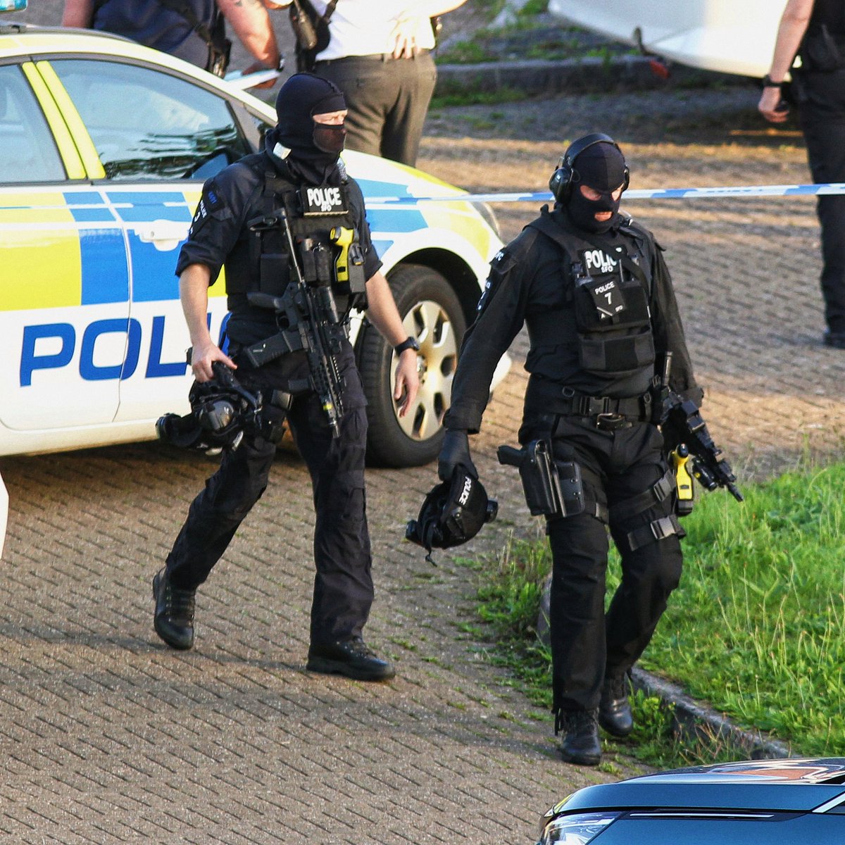 tacticalporn's tweet image. 🇬🇧Specialist Firearms Officers responding to a shooting incident in Plymouth, Devon, August 12, 2021.

#SFO #TacticalUnit #MCX #FerroConcepts