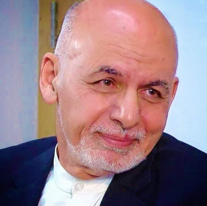 F_swtK's tweet photo. په خلاصو سترګو لالی بایلم 
د بې وسۍ زور مې رګونه پرې کوینه۔

 #Tribute2AshrafGhani https://t.co/vMD5Kw86mN
