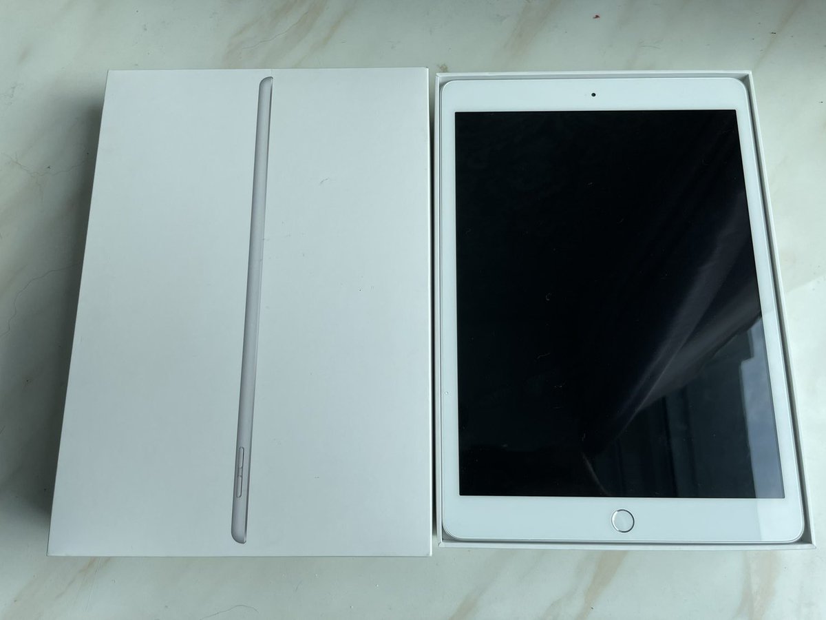 ไอแพดที่สัญญาไว้ว่าจะแจกมาถึงแล้วจ้า♥️ แจก iPad gen 8 128g สีบอร์น
กติกา รีทวิต + ฟอล + เฟบ ฟอลแอค <a href="/ceedgon2288/">รวยทุกวันจันทร์ถึงศุกร์💰</a>
(ต้องฟอลทั้งสองแอค) แคปเม้นใต้ล่าง👇🏻
ประกาศ 31 สค. นี้เลย ไม่รอฟอลครบแล้ว😳😳
🍒สุ่มจากคนรีทวิตนี้เท่านั้นน้า ทวิตเก่าไม่นับ