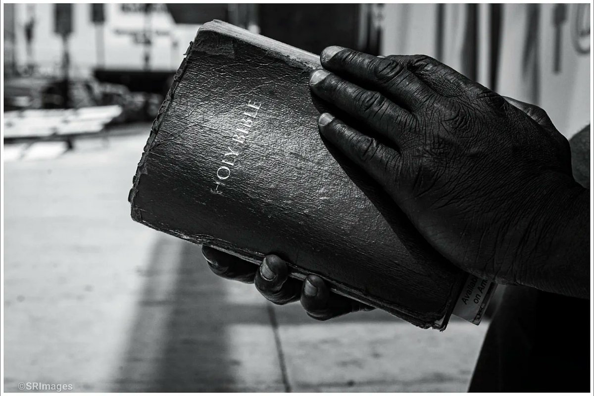 Street Religion
#photography #PHLPhoto #phl_shooters #Philadelphia #phillyphotographer #photooftheday #blackandwhitephotography #Bible