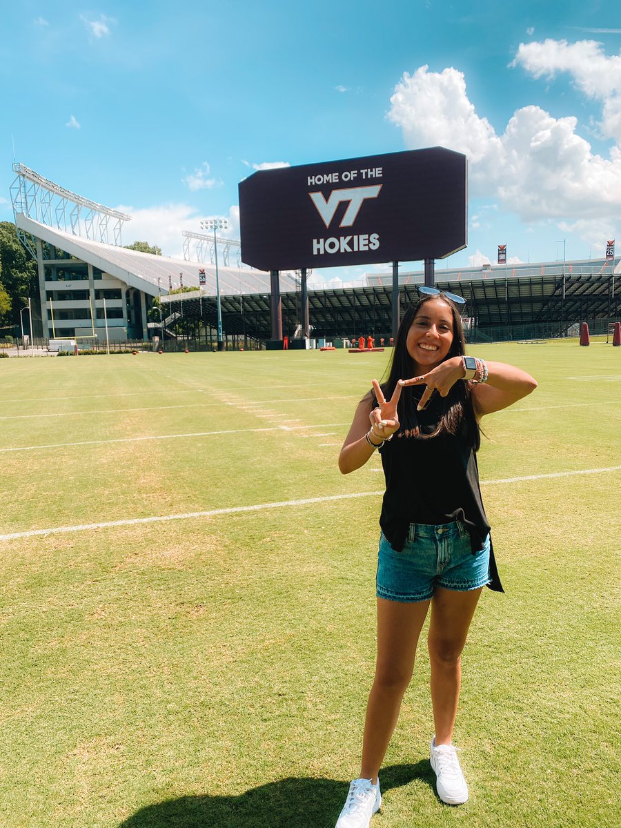 alvarezzalexiss's tweet photo. career update!!!!
so excited to announce i’ll be joining Virginia Tech Athletics as Director of Social Media!!! here’s to this new chapter @hokiesports , GOOOOOOOO HOKIIIEESS🧡🦃 #hokies https://t.co/aO1Cgqkwdn