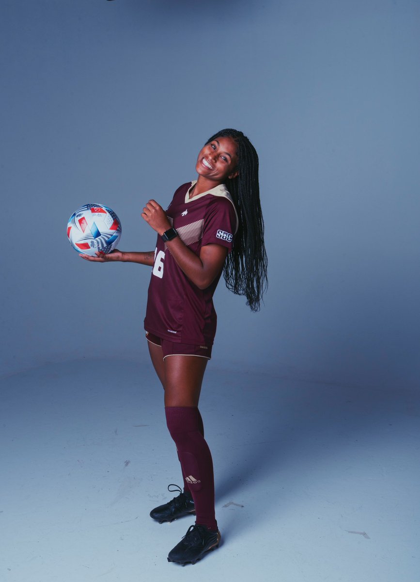 kiaramgonzales's tweet image. moving different this year 🤞🏾🖤 #year3