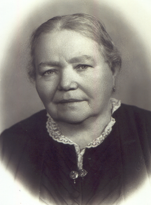 AuschwitzMuseum's tweet image. 15 August 1872 | A Jewish woman, Dina Fischer, was born in Latvia. In 1896 she emigrated to Trondheim in Norway.

On 24 February 1943 deported to #Auschwitz on the ship „Gotenland”. On 3 March 1943 she was murdered in a gas chamber after selection.