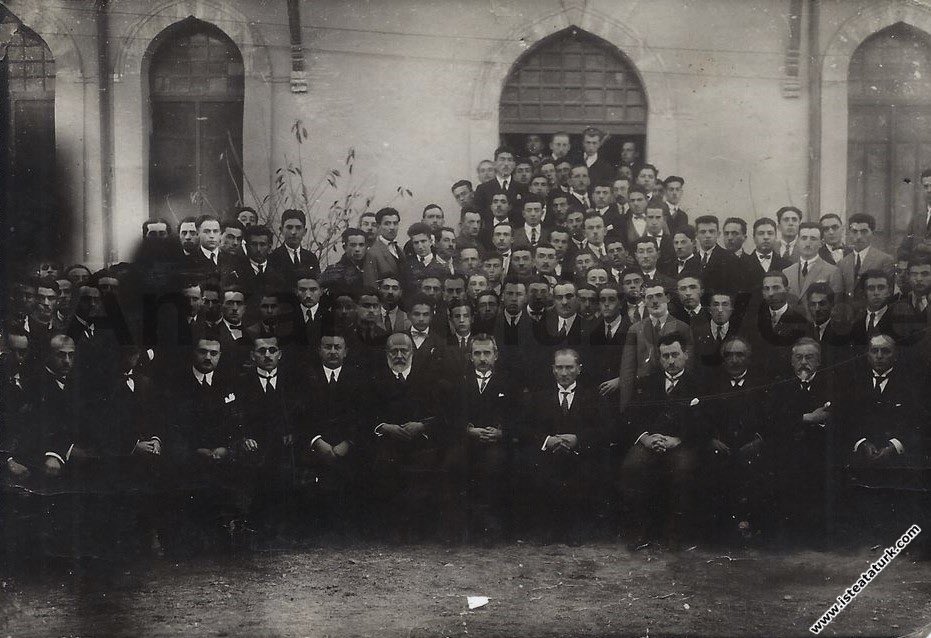Cumhuriyetin kuvvetlendiricisi olacak bu büyük kurumun açılışında duyduğum mutluluğu hiçbir girişimde duymadım! 
-1925-Gazi Mustafa Kemal Paşa Ankara Hukuk Mektebi açılış nutkundan-

#law  #Ankarahukuk  #Cebecikampüsü #Atatürk