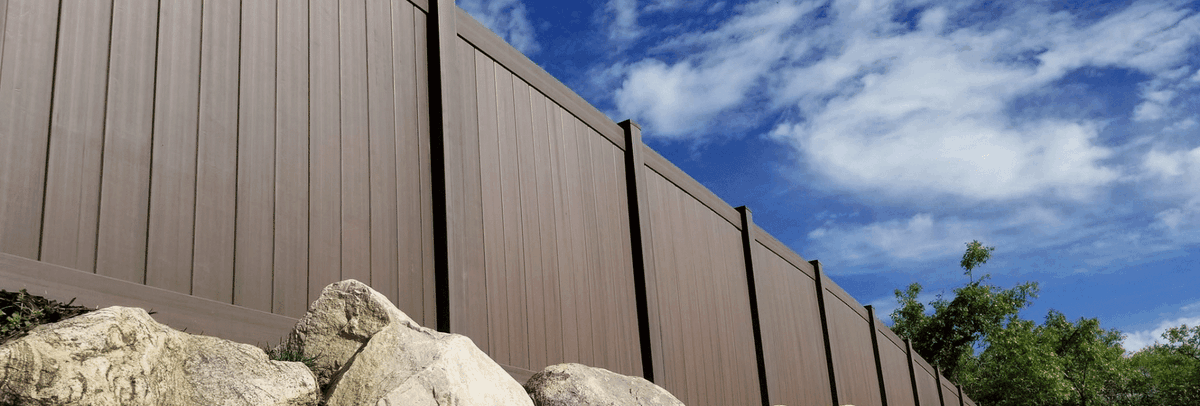 AMDSupplyLLC's tweet photo. AMD Supply’s #PVCFenceMaterials are engineered to meet Florida’s strict building codes and will withstand hurricane winds up to 115 MPH: https://t.co/69FV4OEc1z https://t.co/ELiGhuTQL2